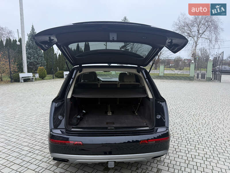 Позашляховик / Кросовер Audi Q7 2017 в Львові