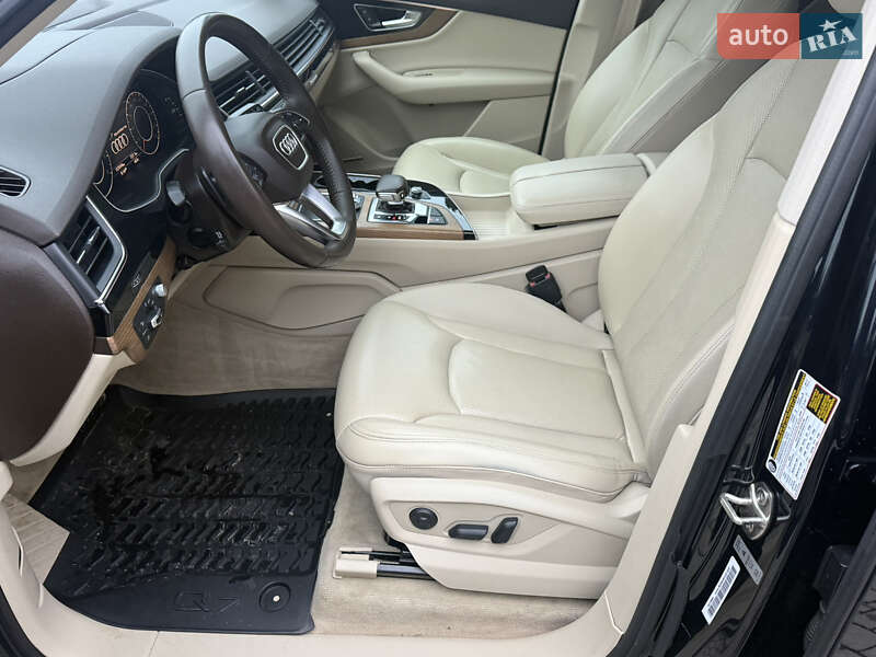 Позашляховик / Кросовер Audi Q7 2017 в Львові