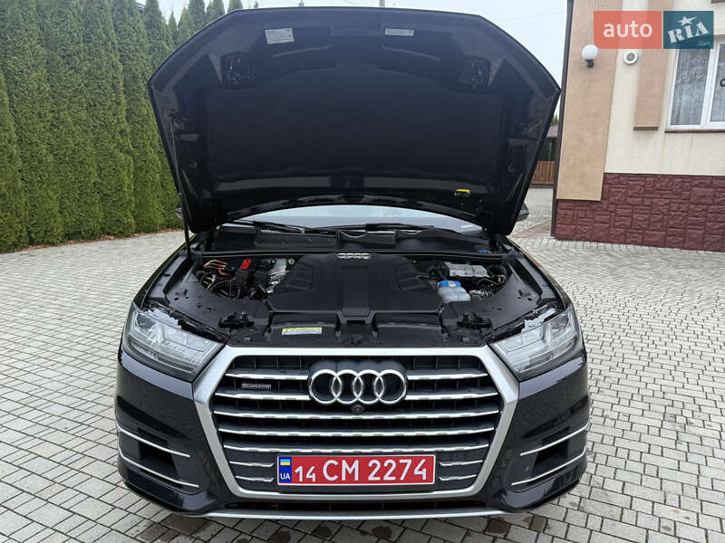 Позашляховик / Кросовер Audi Q7 2017 в Львові