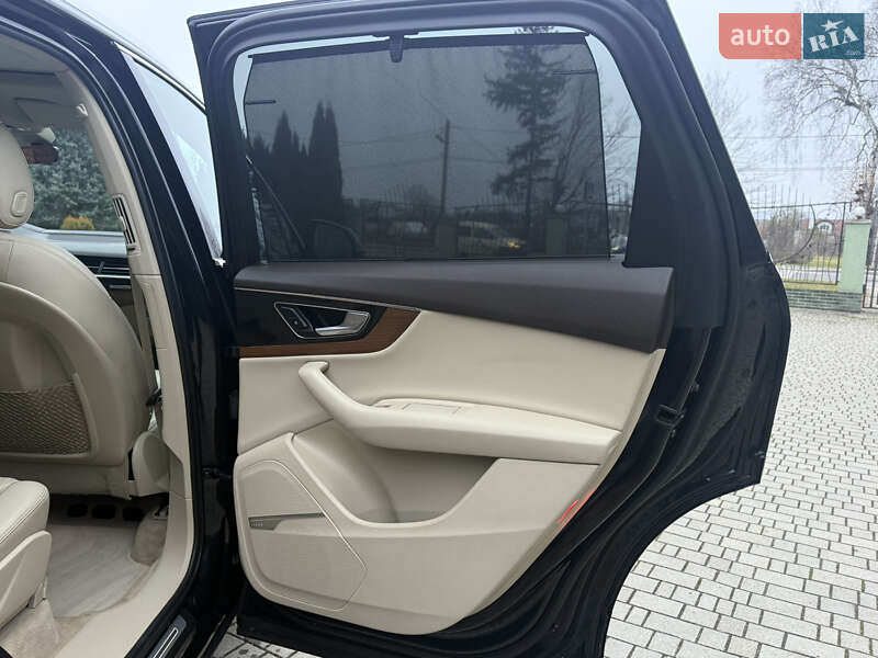 Позашляховик / Кросовер Audi Q7 2017 в Львові