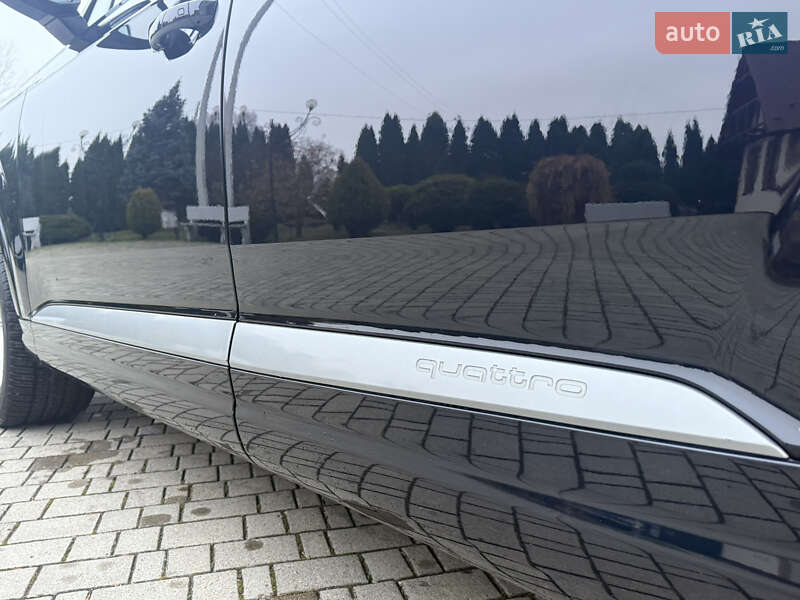 Позашляховик / Кросовер Audi Q7 2017 в Львові