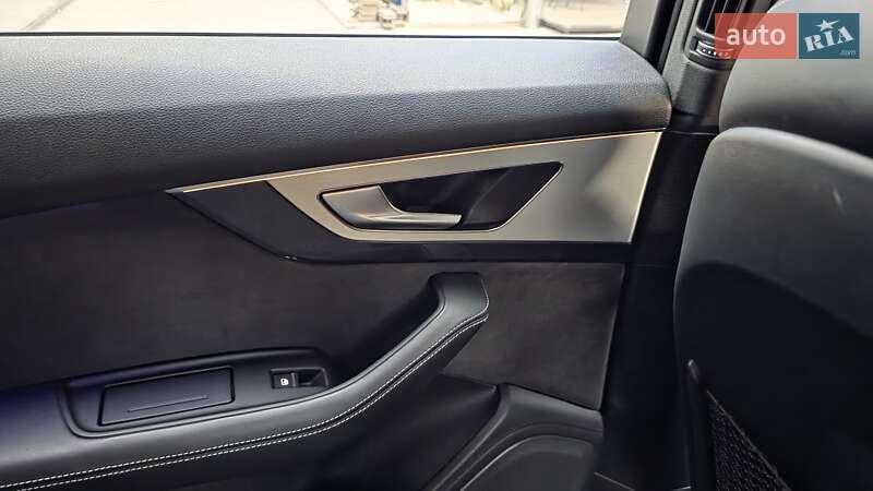 Позашляховик / Кросовер Audi Q7 2017 в Києві фото 30 Позашляховик / Кросовер Audi Q7 2017 в Києві