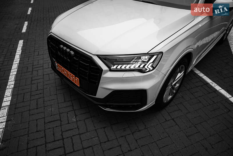 Позашляховик / Кросовер Audi Q7 2021 в Києві