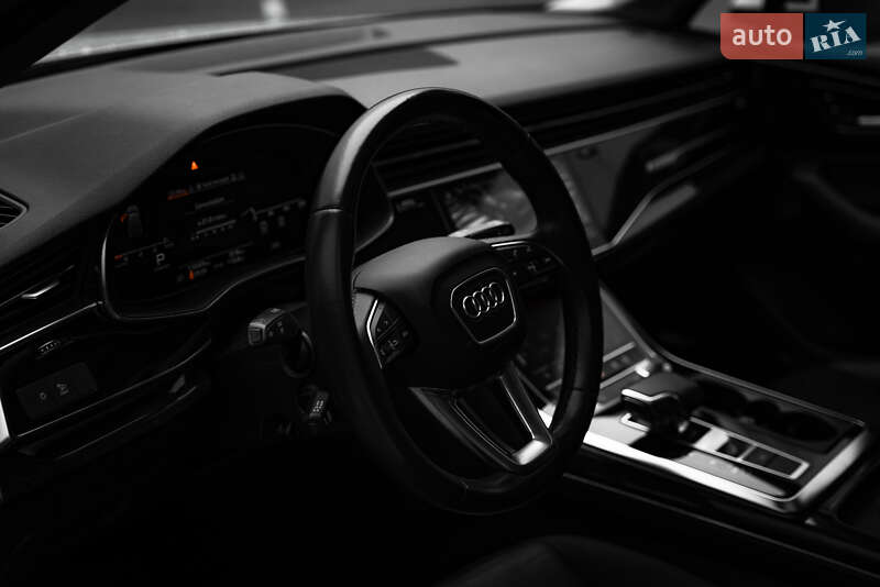Позашляховик / Кросовер Audi Q7 2021 в Києві
