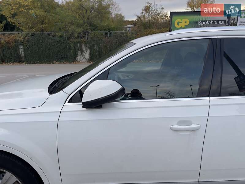 Позашляховик / Кросовер Audi Q7 2017 в Ужгороді