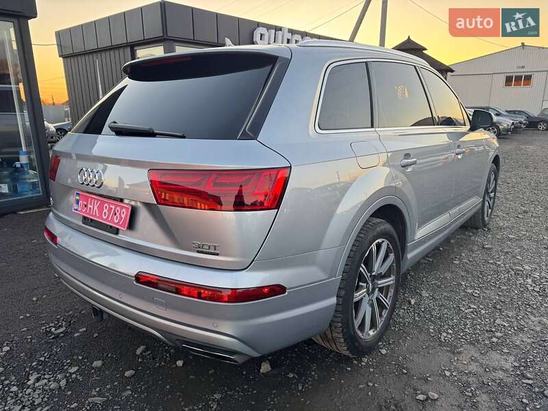 Позашляховик / Кросовер Audi Q7 2017 в Луцьку