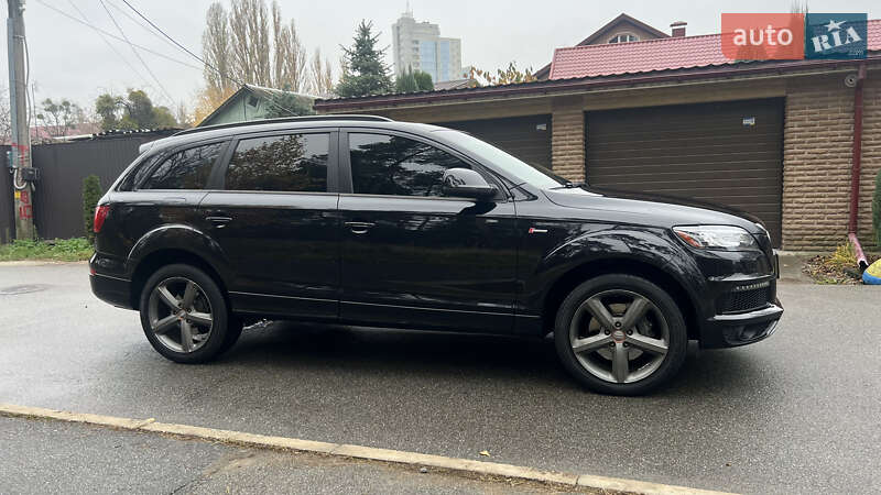 Позашляховик / Кросовер Audi Q7 2015 в Києві