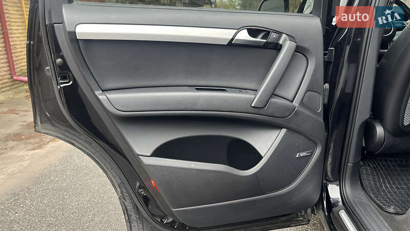 Позашляховик / Кросовер Audi Q7 2015 в Києві