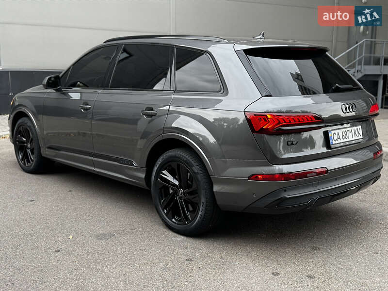 Позашляховик / Кросовер Audi Q7 2021 в Києві