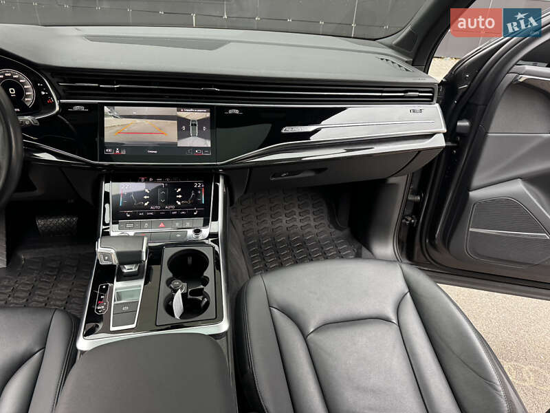 Позашляховик / Кросовер Audi Q7 2021 в Києві