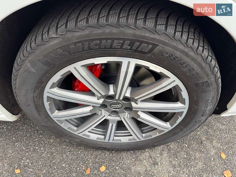 Позашляховик / Кросовер Audi Q7 2016 в Києві фото 10 Позашляховик / Кросовер Audi Q7 2016 в Києві