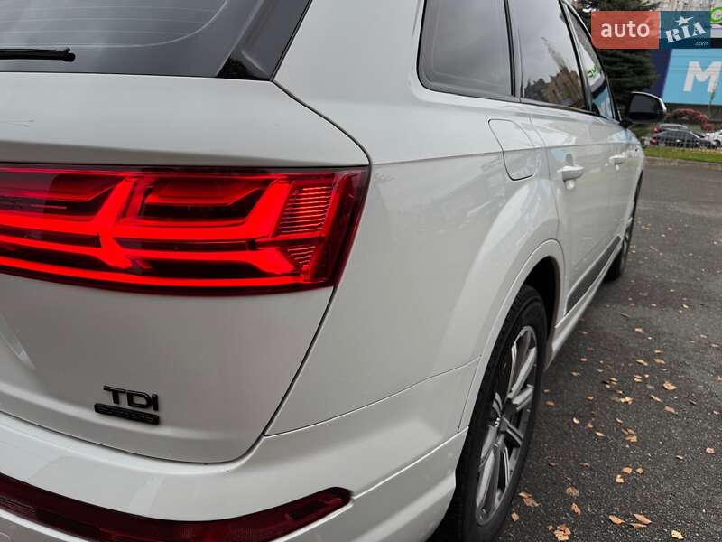 Позашляховик / Кросовер Audi Q7 2016 в Києві фото 14 Позашляховик / Кросовер Audi Q7 2016 в Києві