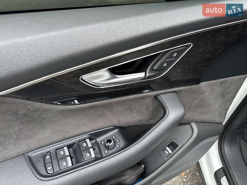 Позашляховик / Кросовер Audi Q7 2016 в Києві фото 29 Позашляховик / Кросовер Audi Q7 2016 в Києві
