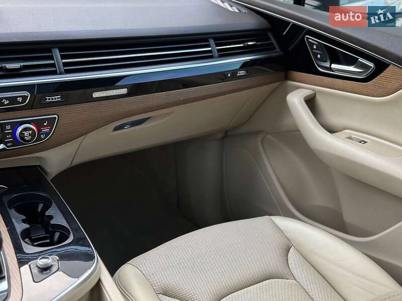 Позашляховик / Кросовер Audi Q7 2016 в Луцьку фото 18 Позашляховик / Кросовер Audi Q7 2016 в Луцьку