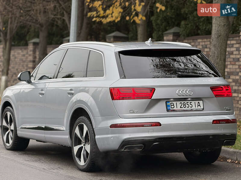 Позашляховик / Кросовер Audi Q7 2018 в Києві