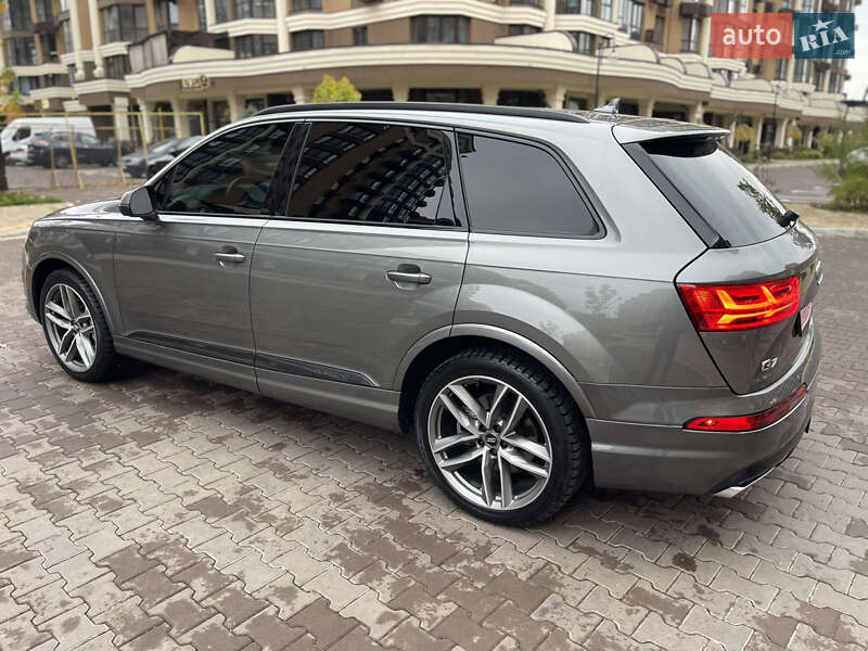 Внедорожник / Кроссовер Audi Q7 2016 в Киеве