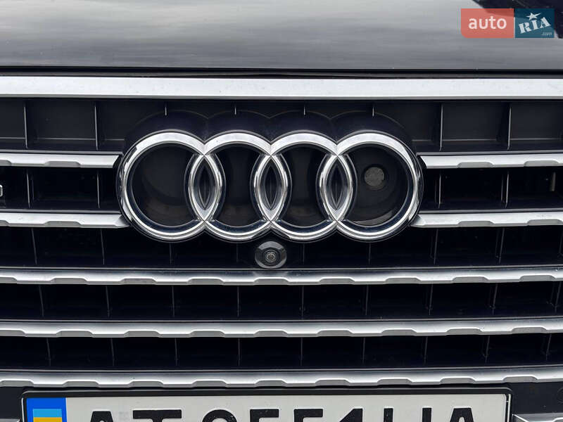 Позашляховик / Кросовер Audi Q7 2017 в Рівному