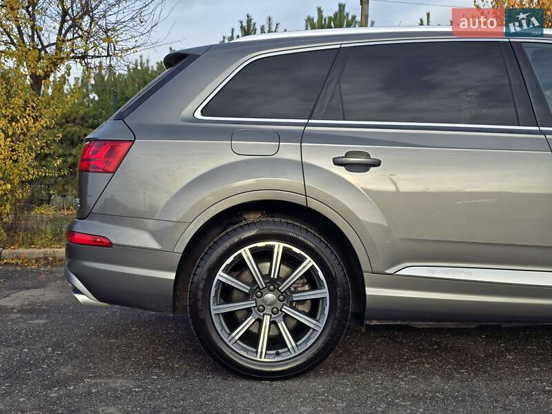 Позашляховик / Кросовер Audi Q7 2016 в Хмельницькому