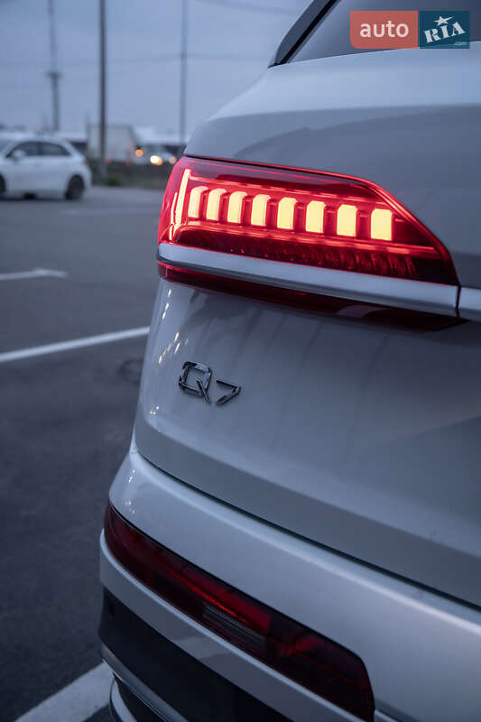 Позашляховик / Кросовер Audi Q7 2019 в Полтаві фото 9 Позашляховик / Кросовер Audi Q7 2019 в Полтаві