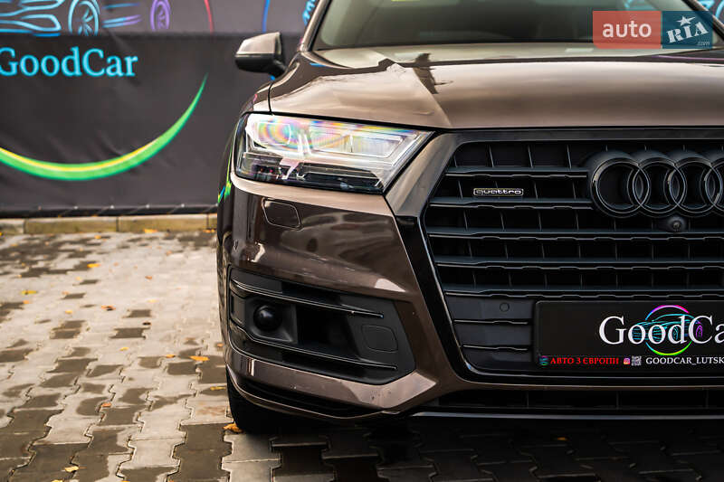 Позашляховик / Кросовер Audi Q7 2017 в Луцьку