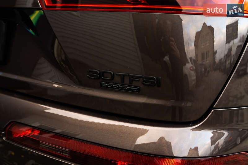 Позашляховик / Кросовер Audi Q7 2017 в Луцьку