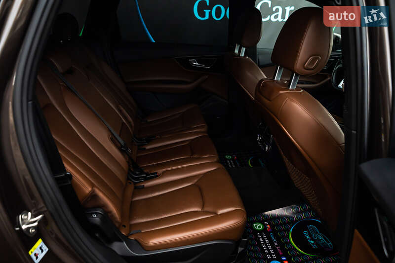 Позашляховик / Кросовер Audi Q7 2017 в Луцьку