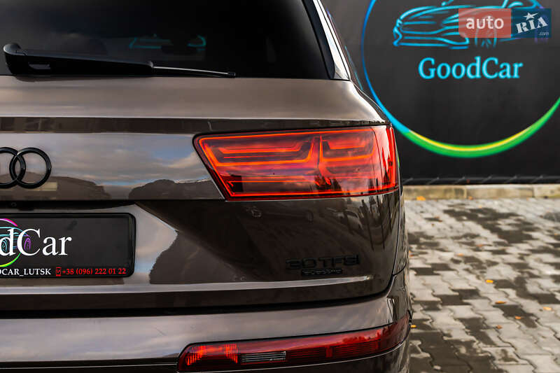 Позашляховик / Кросовер Audi Q7 2017 в Луцьку