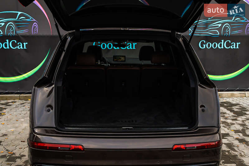 Позашляховик / Кросовер Audi Q7 2017 в Луцьку