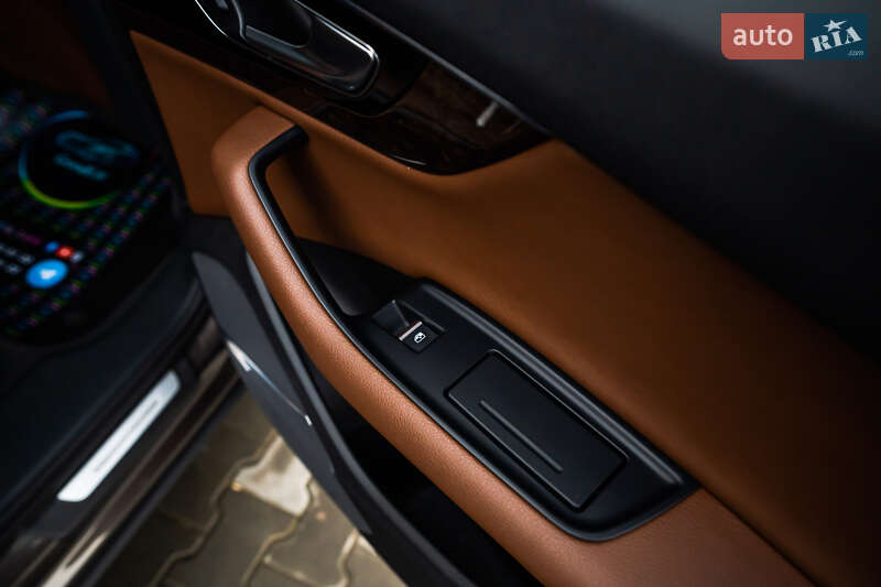 Позашляховик / Кросовер Audi Q7 2017 в Луцьку