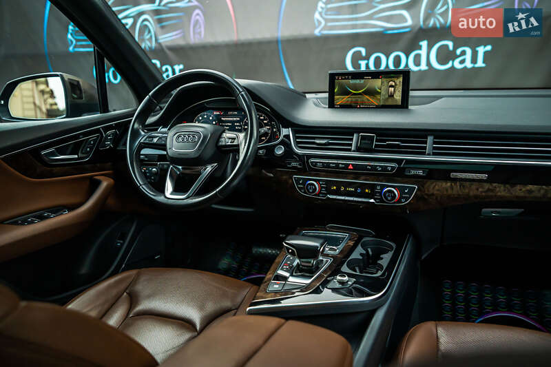 Позашляховик / Кросовер Audi Q7 2017 в Луцьку