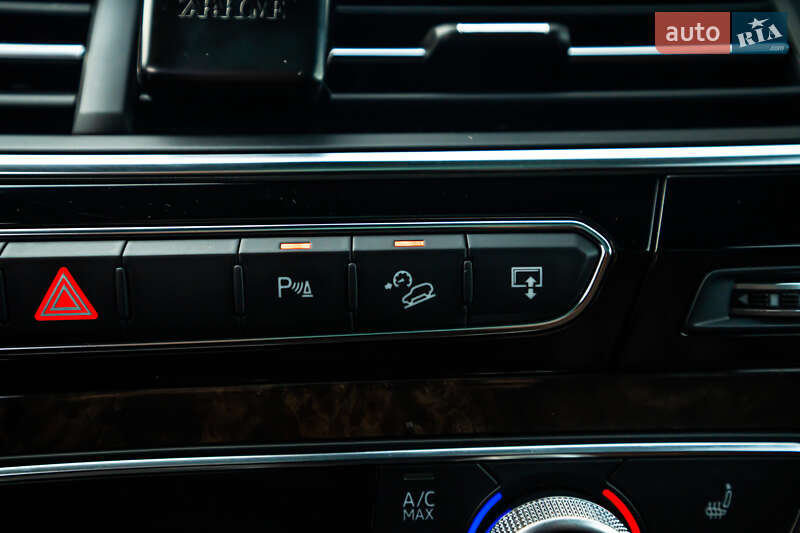 Позашляховик / Кросовер Audi Q7 2017 в Луцьку