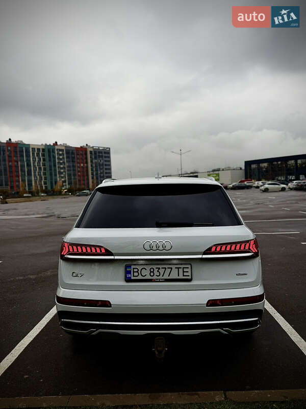 Позашляховик / Кросовер Audi Q7 2021 в Києві