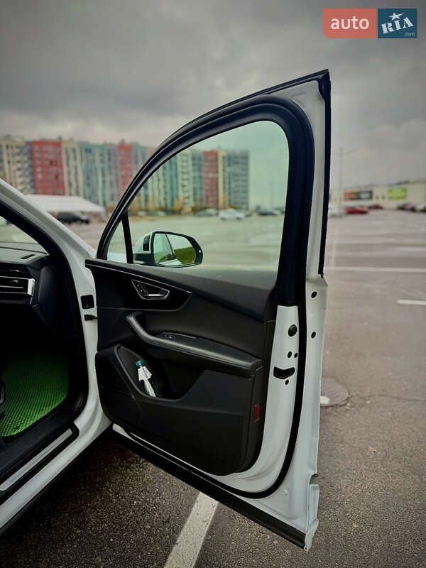Позашляховик / Кросовер Audi Q7 2021 в Києві
