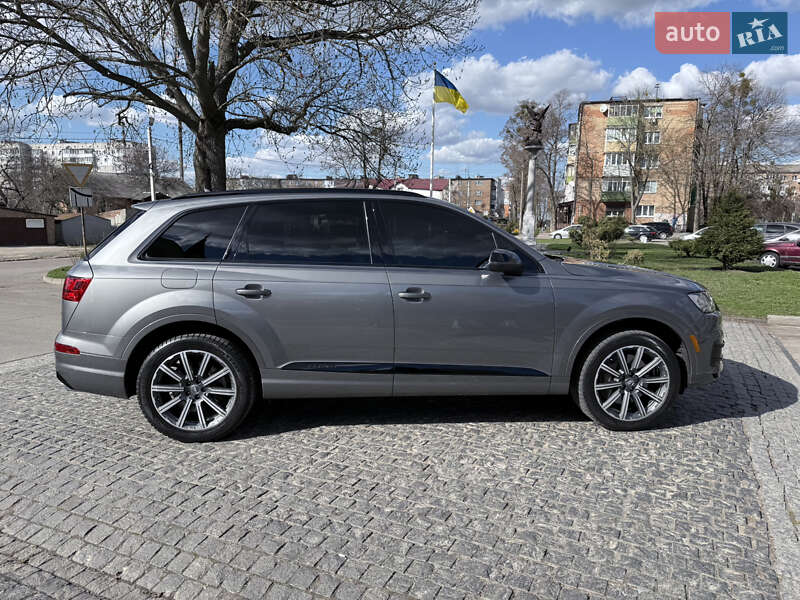 Позашляховик / Кросовер Audi Q7 2016 в Києві