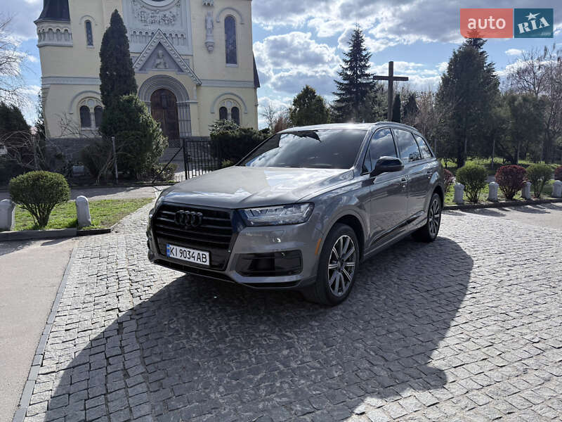 Позашляховик / Кросовер Audi Q7 2016 в Києві