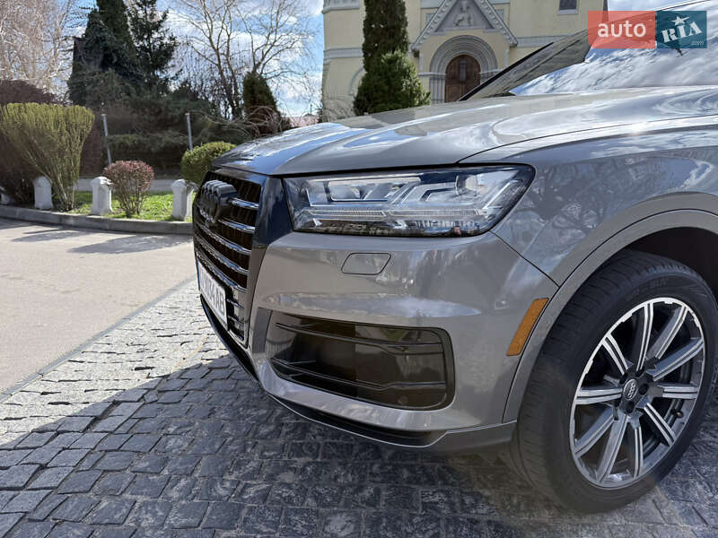 Позашляховик / Кросовер Audi Q7 2016 в Києві