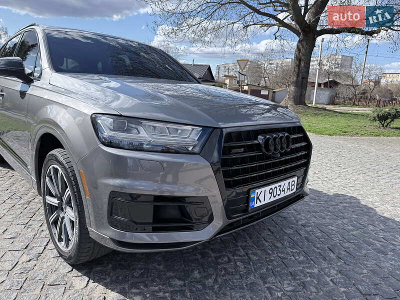 Позашляховик / Кросовер Audi Q7 2016 в Києві