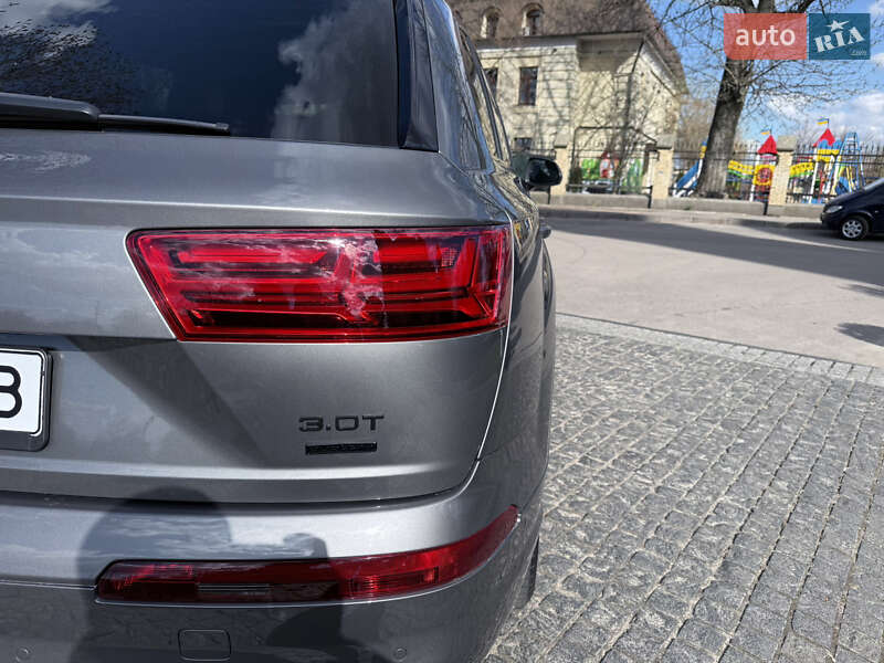 Позашляховик / Кросовер Audi Q7 2016 в Києві