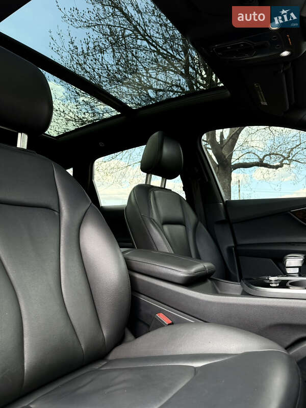 Позашляховик / Кросовер Audi Q7 2016 в Києві