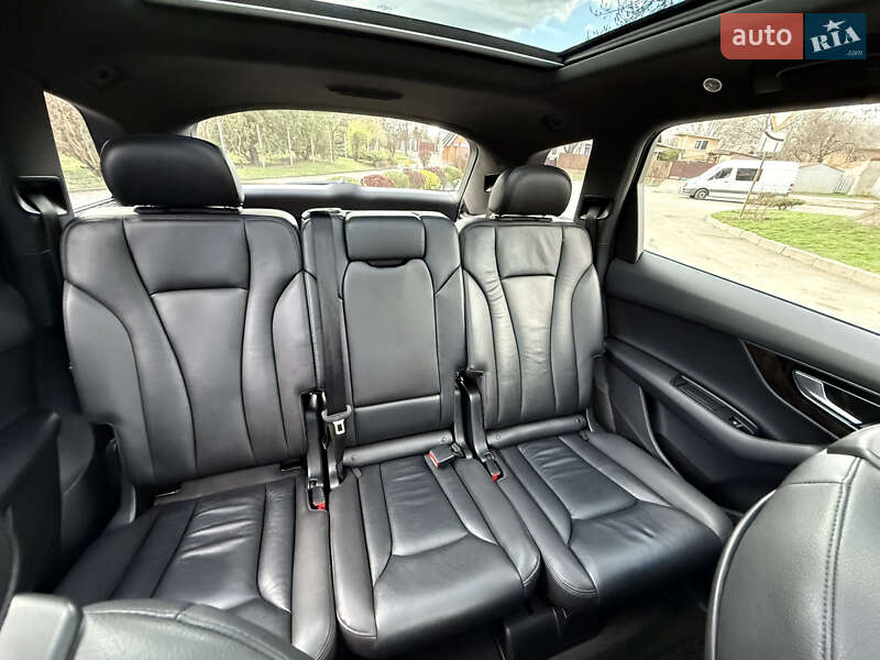 Позашляховик / Кросовер Audi Q7 2016 в Києві