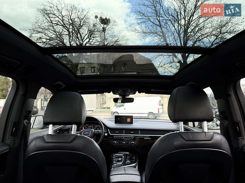 Позашляховик / Кросовер Audi Q7 2016 в Києві
