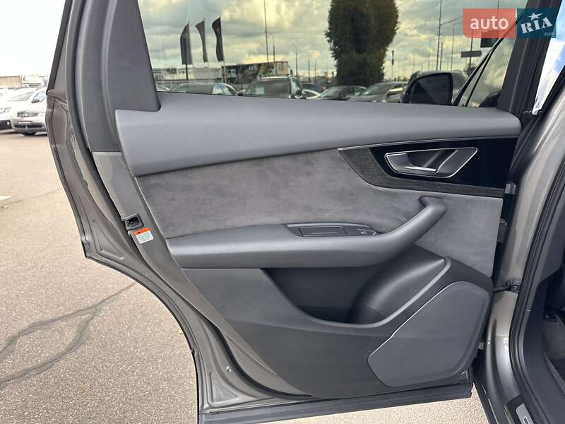 Позашляховик / Кросовер Audi Q7 2016 в Києві фото 43 Позашляховик / Кросовер Audi Q7 2016 в Києві