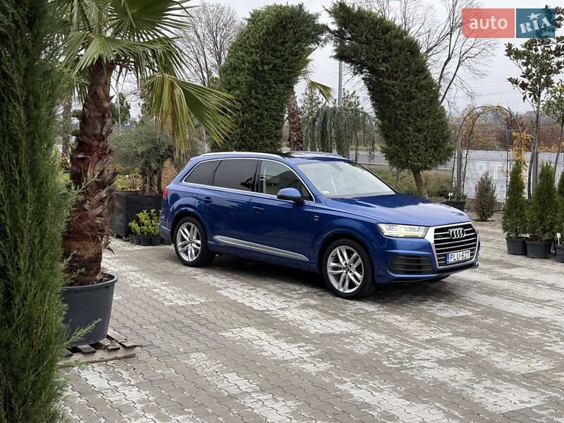 Внедорожник / Кроссовер Audi Q7 2017 в Мукачево