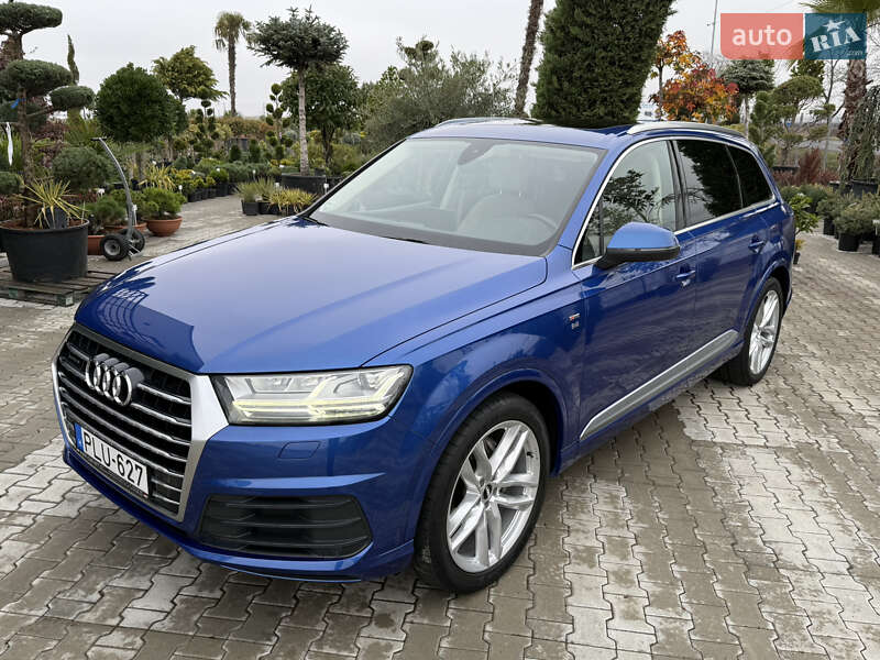 Внедорожник / Кроссовер Audi Q7 2017 в Мукачево