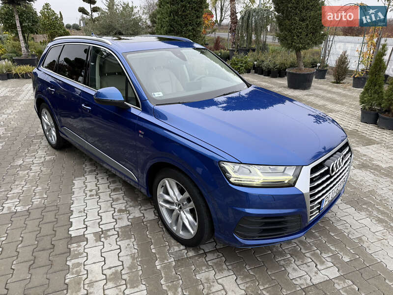 Внедорожник / Кроссовер Audi Q7 2017 в Мукачево