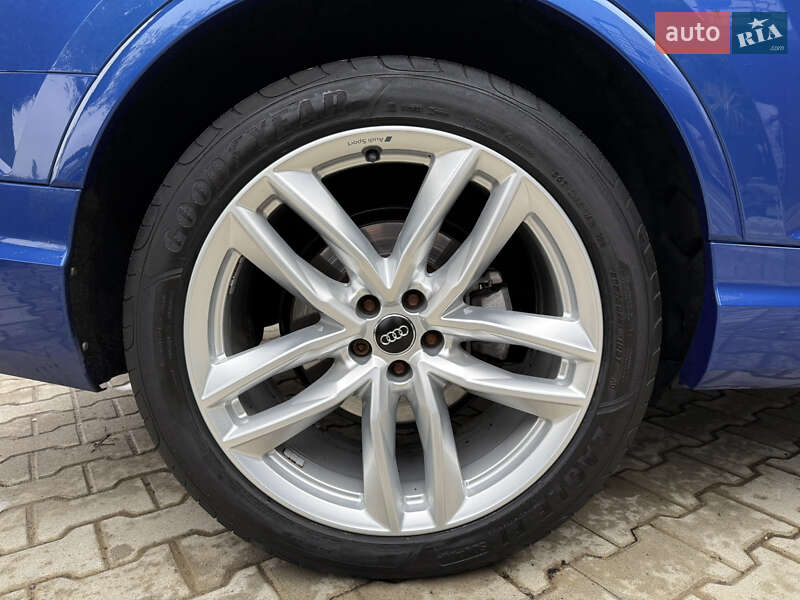 Внедорожник / Кроссовер Audi Q7 2017 в Мукачево
