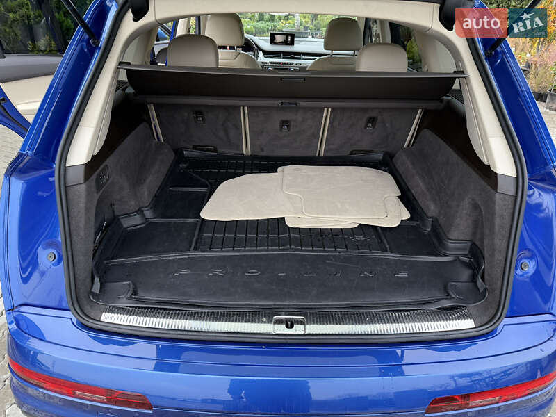 Внедорожник / Кроссовер Audi Q7 2017 в Мукачево