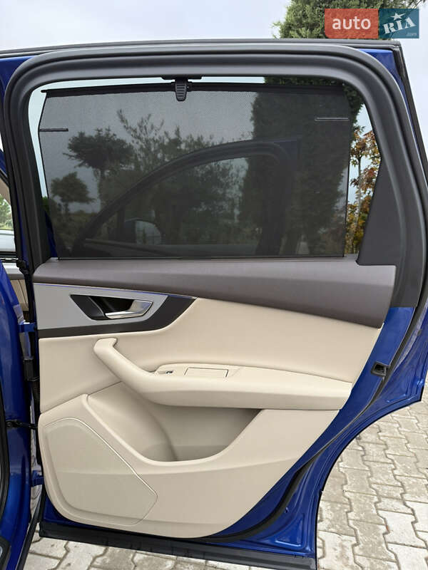 Внедорожник / Кроссовер Audi Q7 2017 в Мукачево