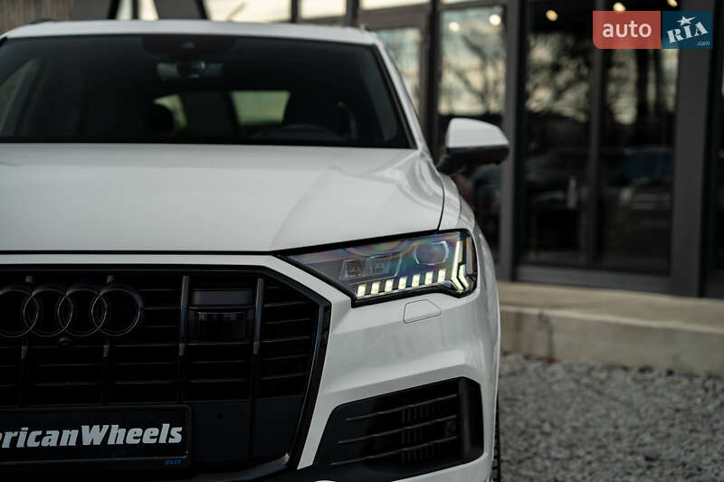 Позашляховик / Кросовер Audi Q7 2020 в Чернівцях