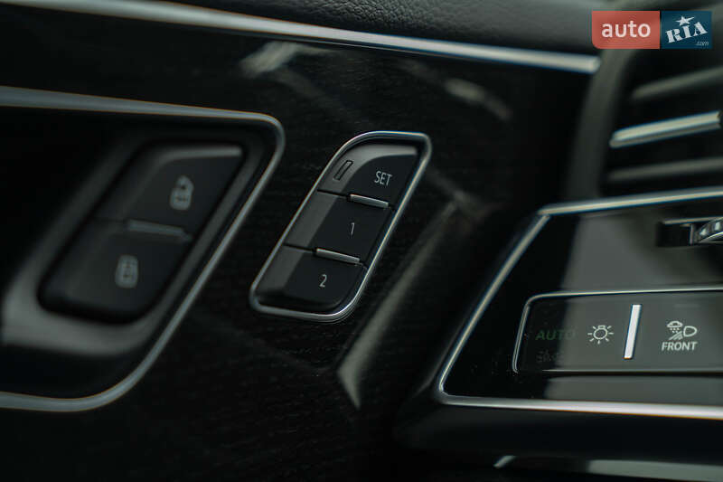 Позашляховик / Кросовер Audi Q7 2020 в Чернівцях